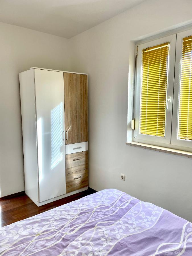 Apartman Lovre Zara Esterno foto