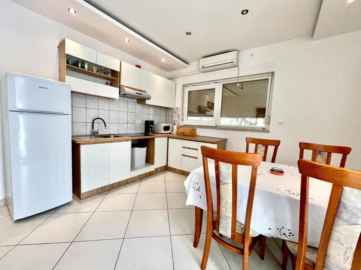Apartman Lovre Zara Esterno foto