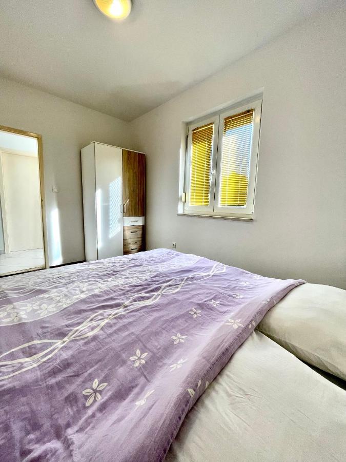 Apartman Lovre Zara Esterno foto