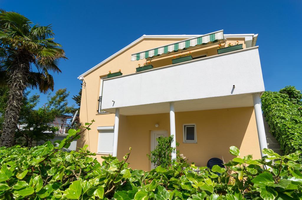 Apartman Lovre Zara Esterno foto