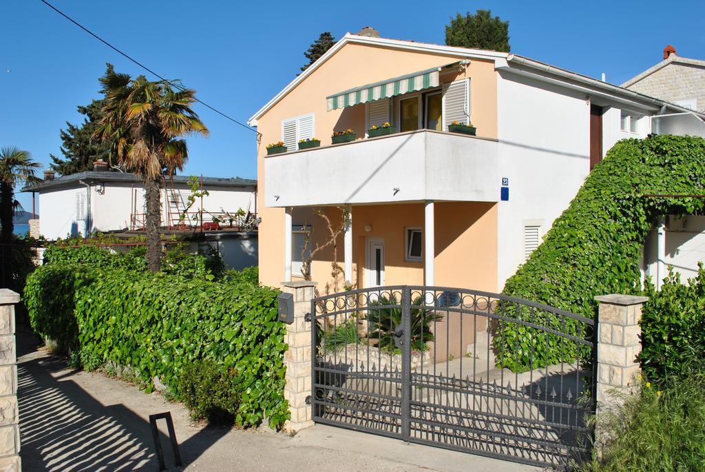Apartman Lovre Zara Esterno foto